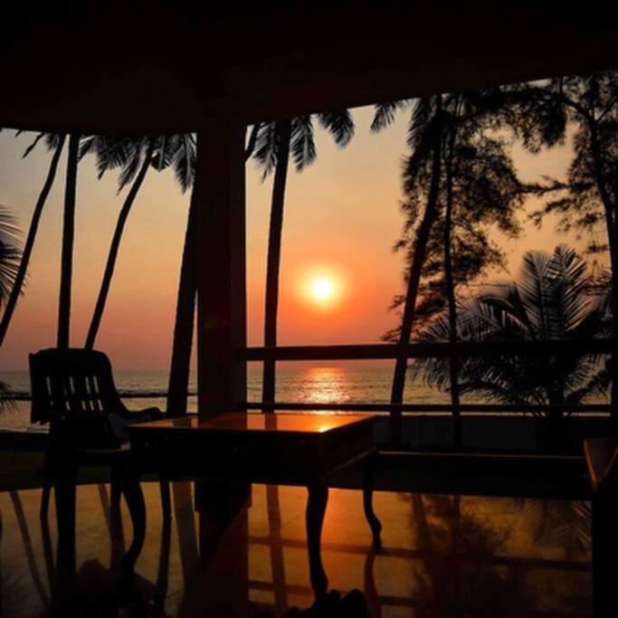 Baywatch By Grha - A Picturesque Beachfront Villa Kozhikode Bagian luar foto