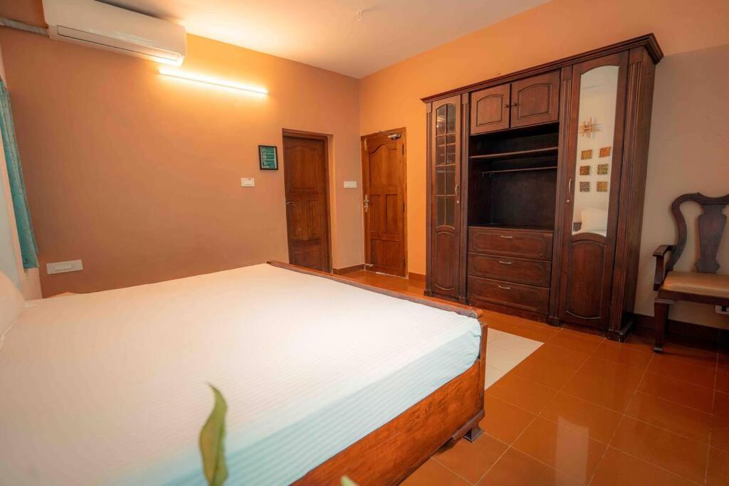 Baywatch By Grha - A Picturesque Beachfront Villa Kozhikode Bagian luar foto