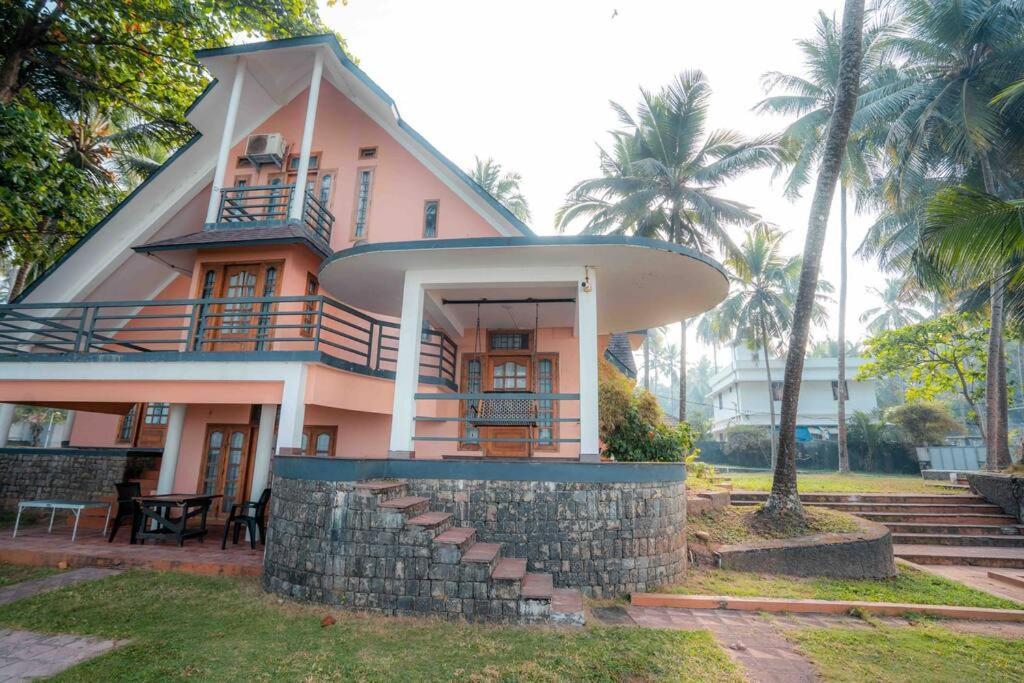 Baywatch By Grha - A Picturesque Beachfront Villa Kozhikode Bagian luar foto