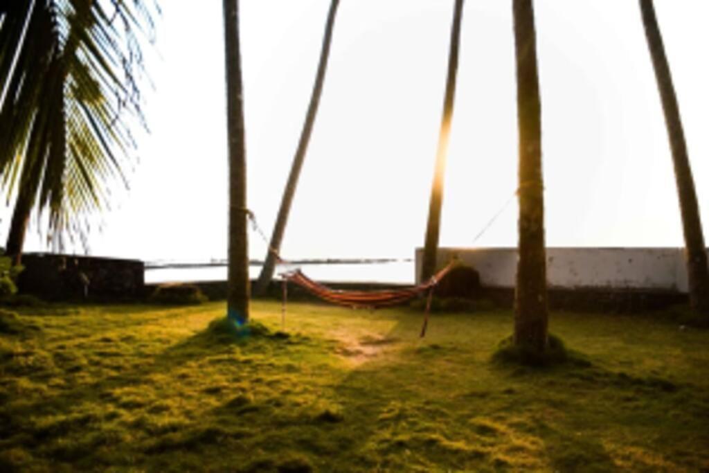 Baywatch By Grha - A Picturesque Beachfront Villa Kozhikode Bagian luar foto