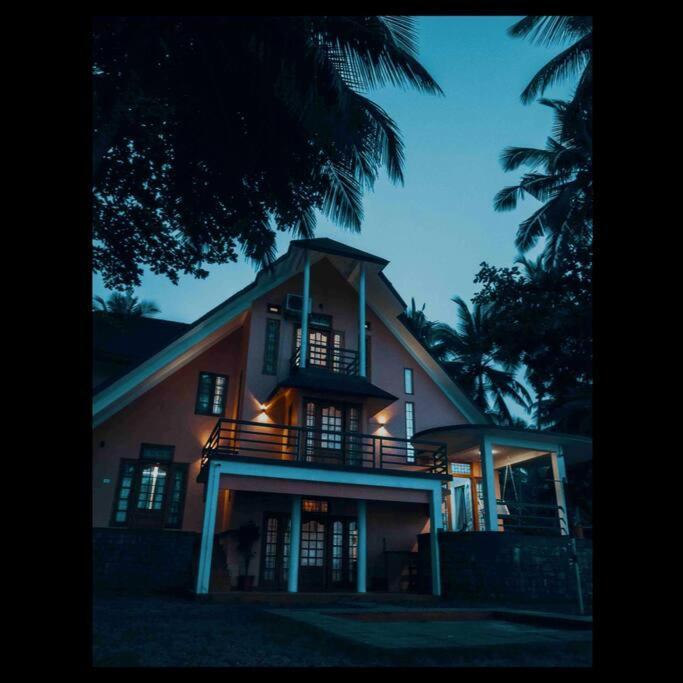 Baywatch By Grha - A Picturesque Beachfront Villa Kozhikode Bagian luar foto