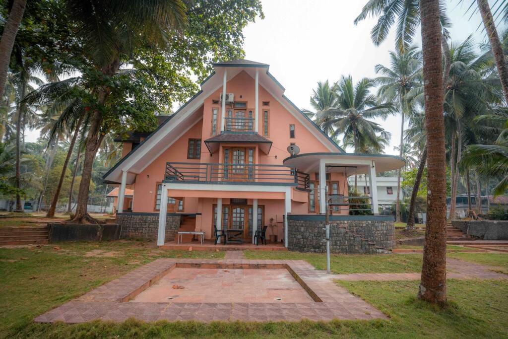 Baywatch By Grha - A Picturesque Beachfront Villa Kozhikode Bagian luar foto