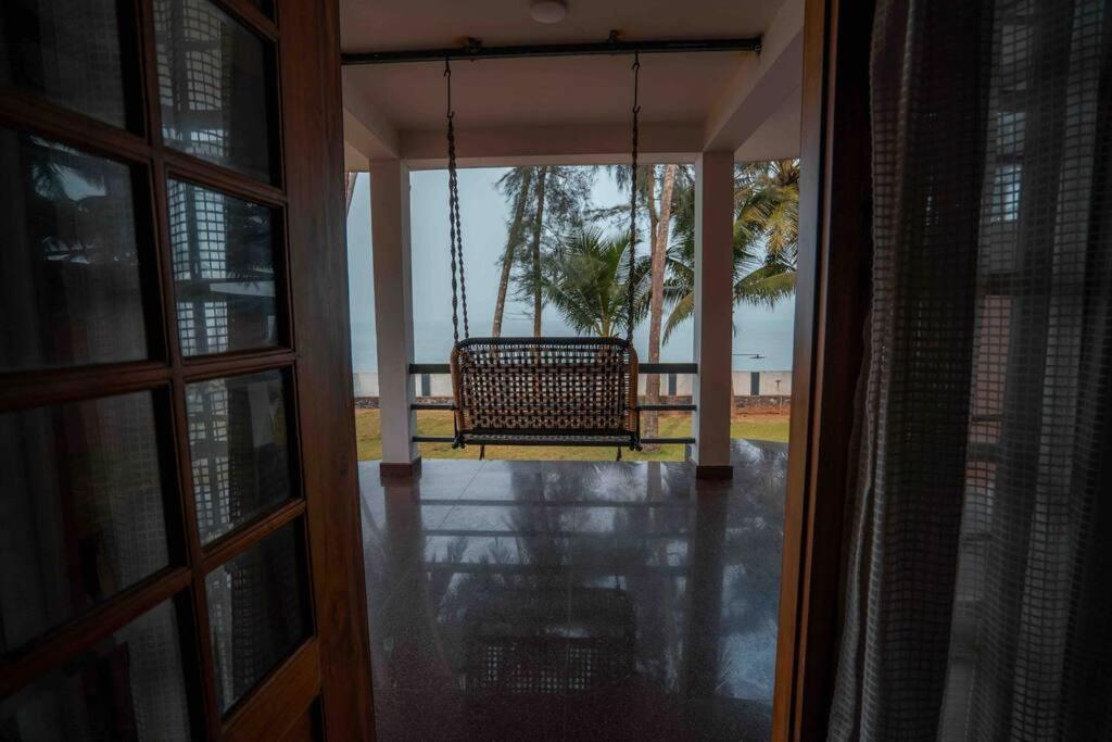 Baywatch By Grha - A Picturesque Beachfront Villa Kozhikode Bagian luar foto