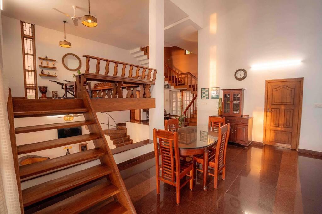 Baywatch By Grha - A Picturesque Beachfront Villa Kozhikode Bagian luar foto