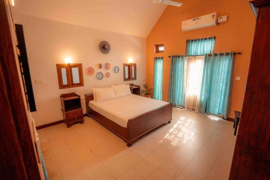 Baywatch By Grha - A Picturesque Beachfront Villa Kozhikode Bagian luar foto