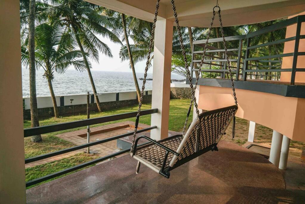 Baywatch By Grha - A Picturesque Beachfront Villa Kozhikode Bagian luar foto