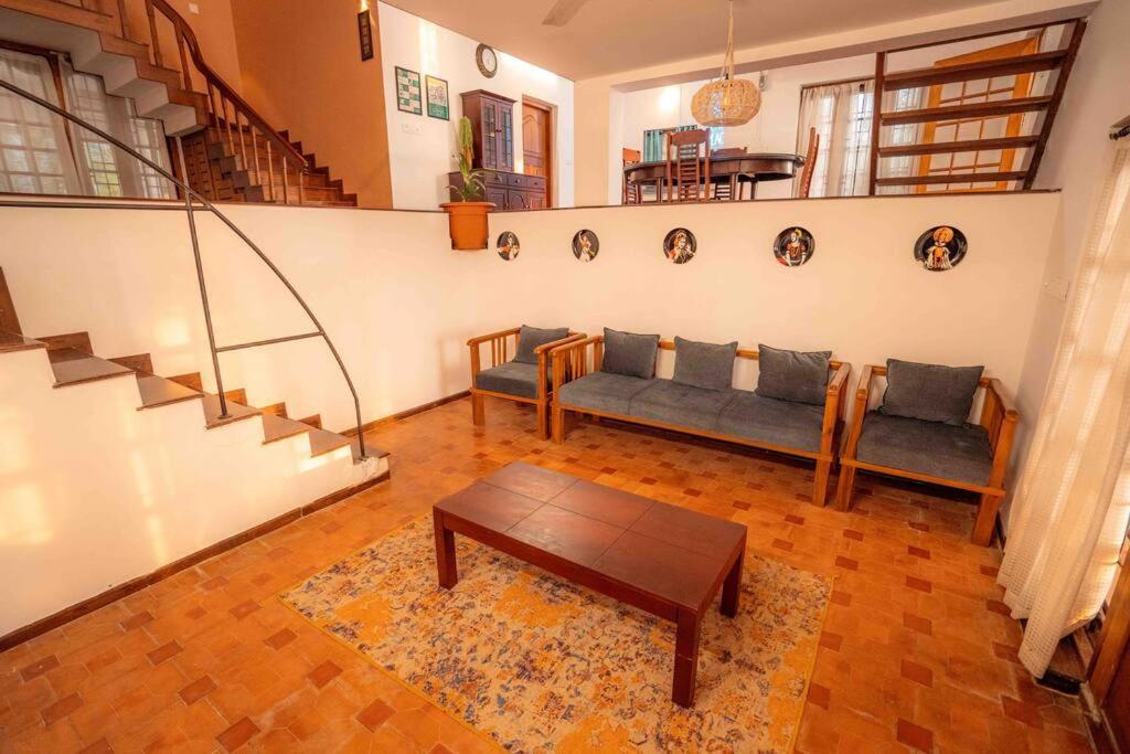 Baywatch By Grha - A Picturesque Beachfront Villa Kozhikode Bagian luar foto